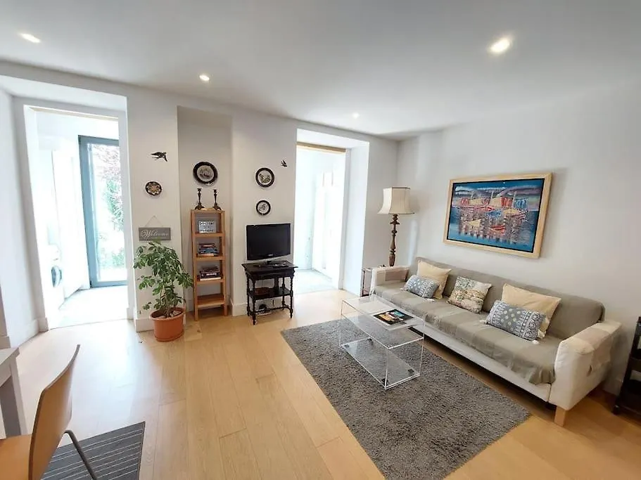 Apartment With Private Garden - Central Location Lisboa