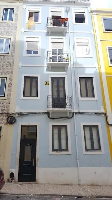Apartment With Private Garden - Central Location Lisboa